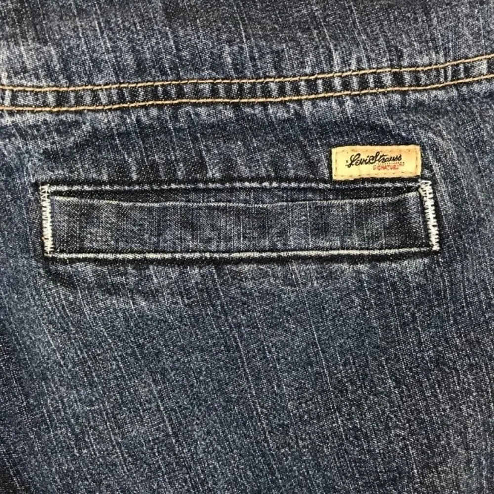 Levi Strauss Women's Cropped Jeans Size 8